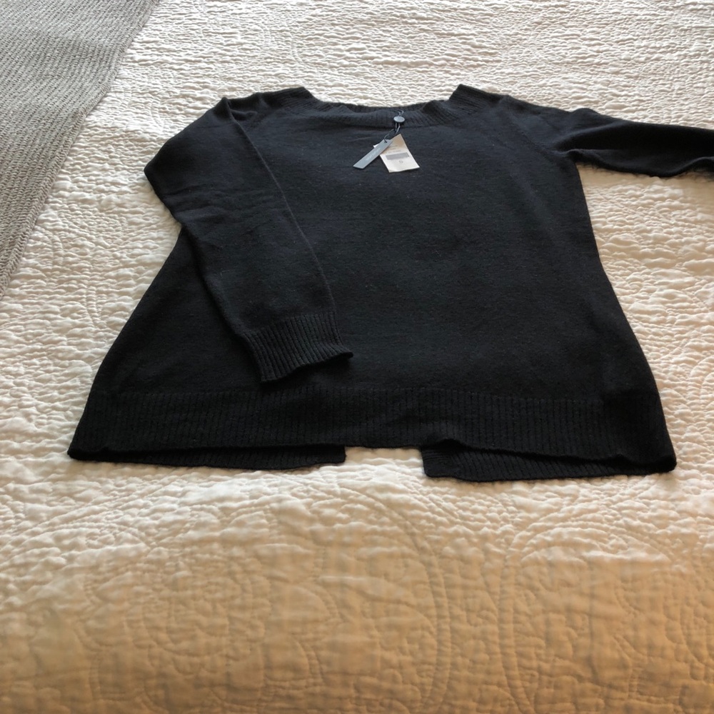 NWT Magaschoni split back black cashmere sweater